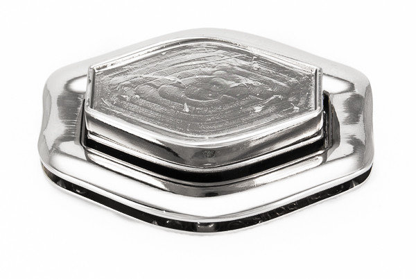 Customizable twist lock nickel 54X38 mm.